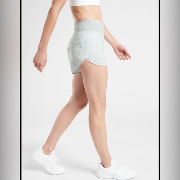 Athleta Printed Run With It 3.5in Short Size 3X. - Picture 1 of 9